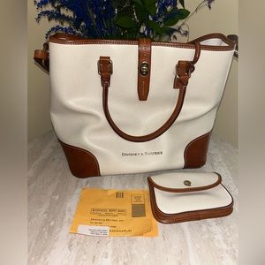 Dooney & Bourke: Off-White Bag - Used
